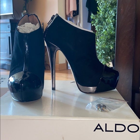 Size 35 Aldo Black Heels NEW in box w/ extra tips - Picture 1 of 7